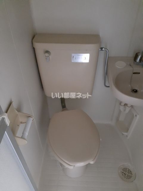 ＪＲ高崎線 行田駅 徒歩11分 2階建 築38年のトイレ写真
