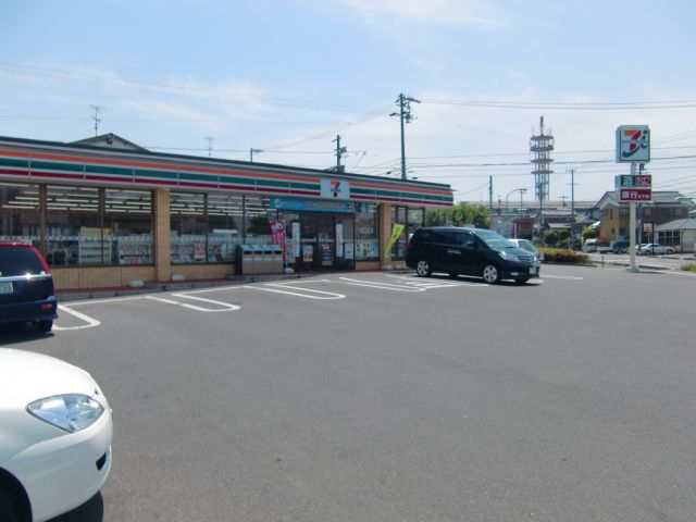 コンビニ　セブンイレブン（コンビニ）まで790m