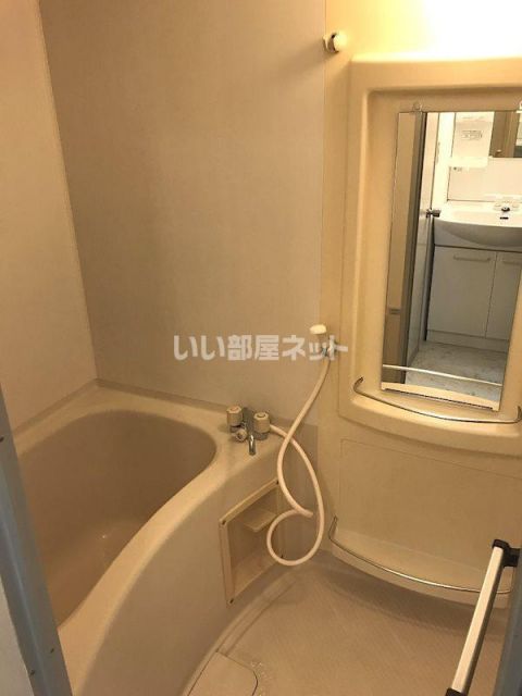 ジュエリーコートAの風呂写真
