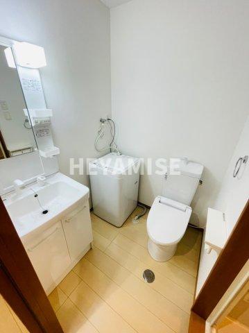 長崎電軌本線 茂里町駅 徒歩16分 2階建 築12年のトイレ写真