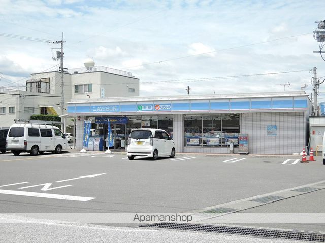 コンビニ　ローソン南国ごめん町駅店（コンビニ）まで540m