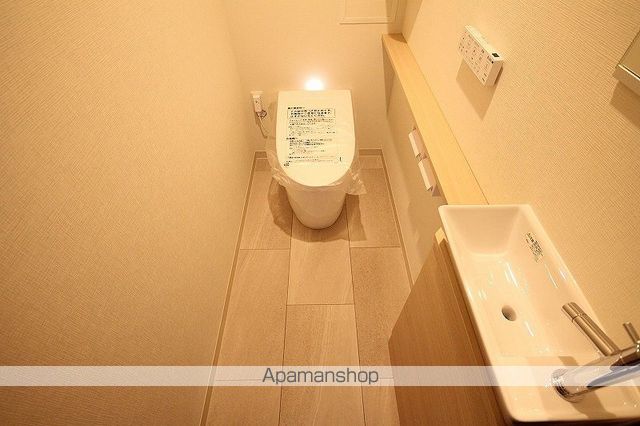 地下鉄東山線 覚王山駅 徒歩10分 5階建 築4年のトイレ写真