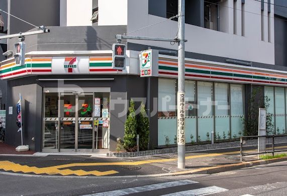 コンビニ　セブンイレブン板橋本町駅東店（コンビニ）まで350m