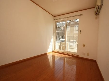 ラフィネ花瀬 弐番館の居間写真