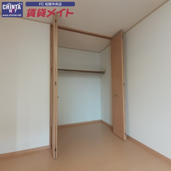 収納　同型参考写真