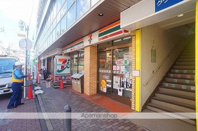 コンビニ　セブンイレブン（コンビニ）まで566m