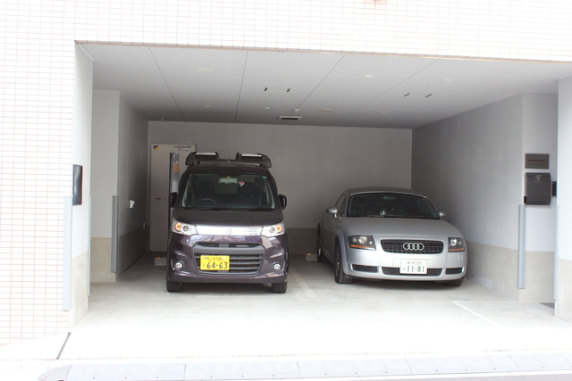 駐車場　駐車場