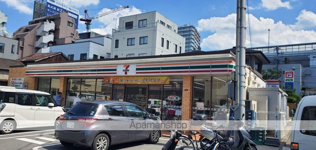 コンビニ　セブンイレブン（コンビニ）まで352m