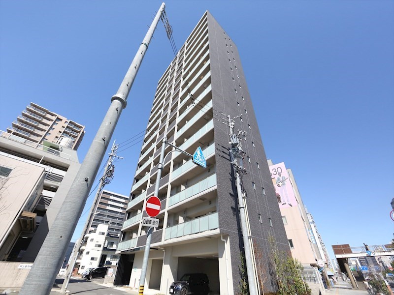 建物外観　外観　オートロック　防犯カメラ　宅配ＢＯＸ　外壁タイル張り