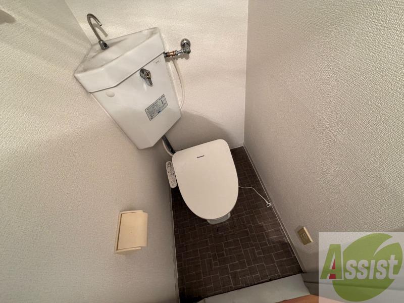 トイレ　こちらはトイレです。清潔感があり、安心して使用できます。