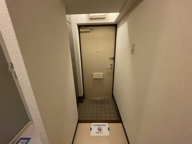 玄関　【玄関】同物件別部屋写真です