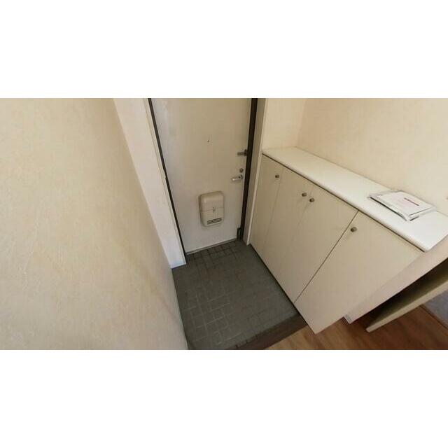 玄関　すっきり片付く玄関はすっきりとした生活の入り口