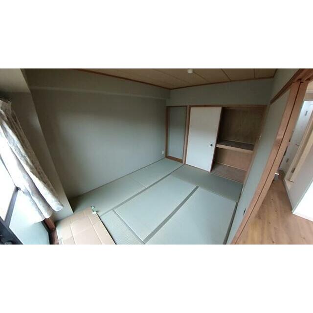 収納　フローリングと違って周囲に音が響きにくいのが畳のいいところ