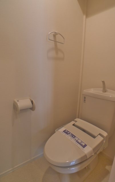 トイレ　別号室の参考写真です。