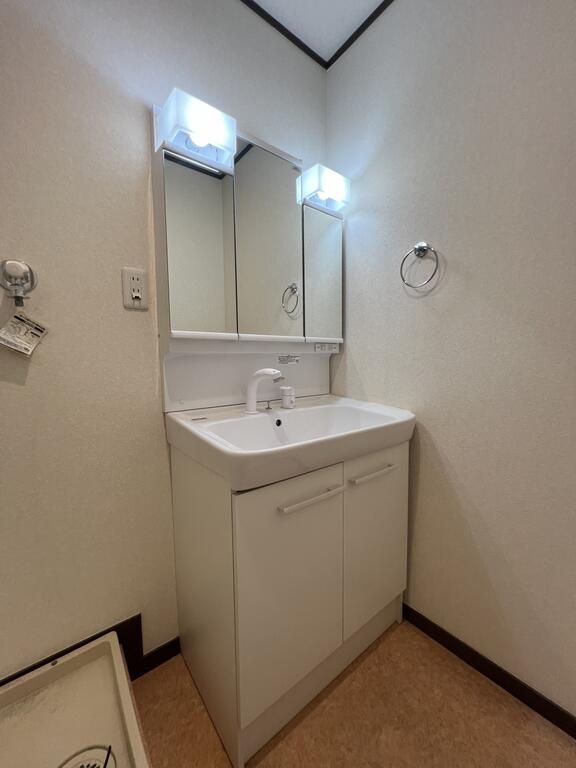 洗面設備　※別号室の参考写真です