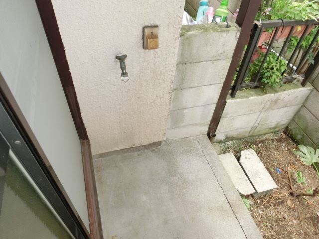 その他部屋・スペース　室外洗濯機置き場
