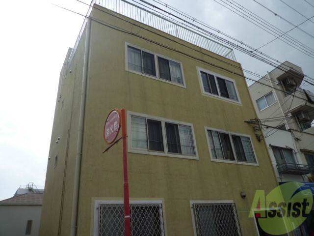建物外観　建物の個性を主張するシックな外観