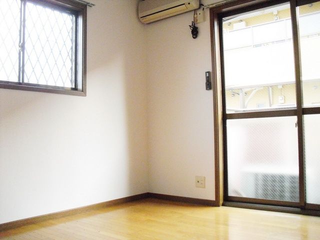 居室・リビング　★角部屋★