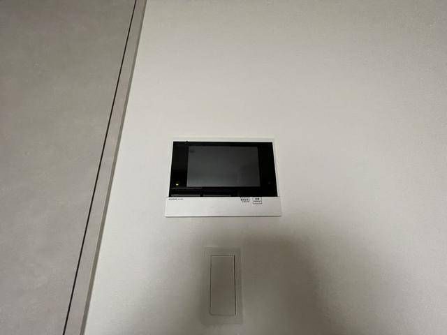 セキュリティ　モニター付きインターホンです。
