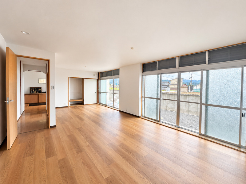布引戸建の居間写真