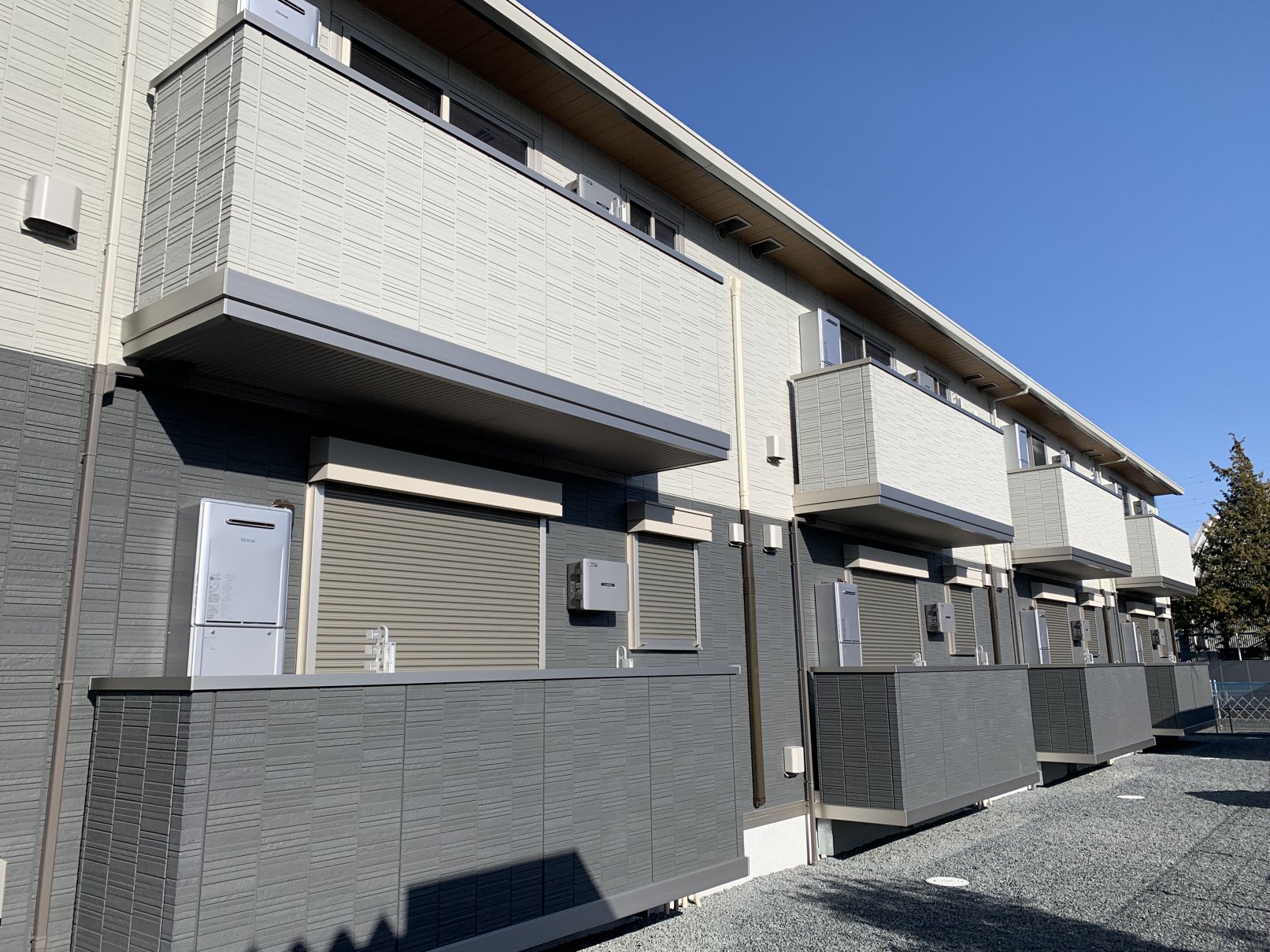 建物外観　インターネット無料　南向きで日当たり良好