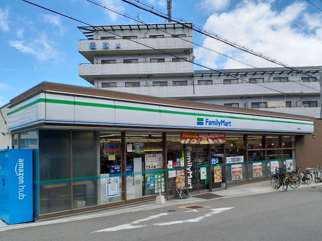 コンビニ　ファミリーマート 萱島駅前店（コンビニ）まで443m