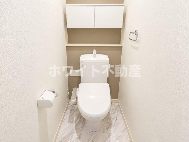 地下鉄千日前線 新深江駅 徒歩7分 2階建 築9年のトイレ写真