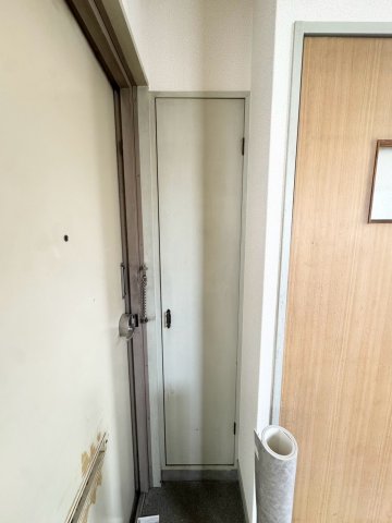 東屋第一ビルの玄関写真