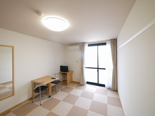 その他部屋・スペース　落ち着いて過ごせるお部屋なので、寝室にいかがでしょうか