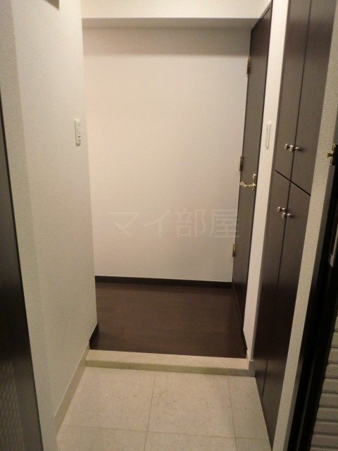 アヴァンティーク銀座東の玄関写真