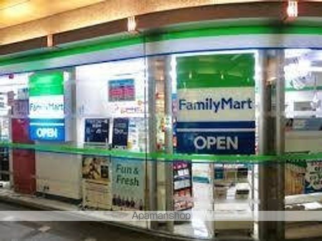 コンビニ　ファミリーマート都道府県会館店（コンビニ）まで1390m