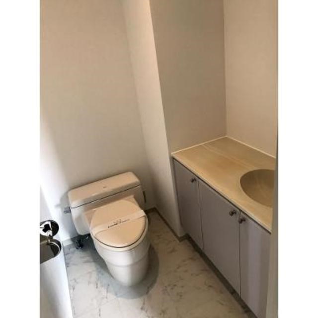 トイレ　別部屋参考写真
