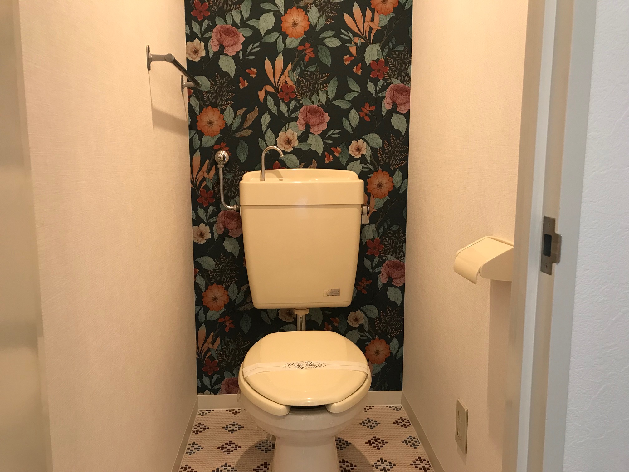 トイレ　浴室トイレ別です