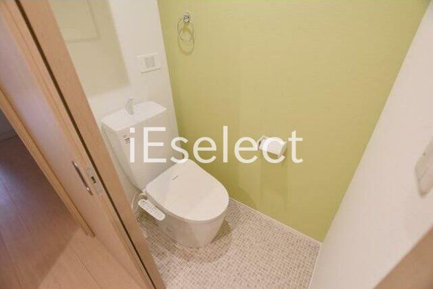 トイレ　温水洗浄便座付きのトイレです