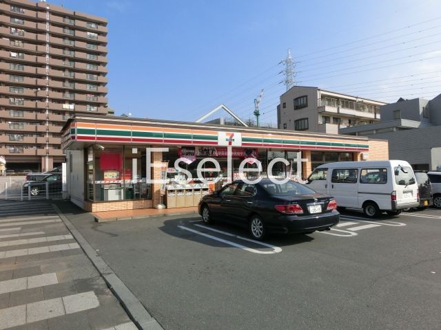 コンビニ　セブンイレブン千葉おゆみ野3丁目店（コンビニ）まで240m