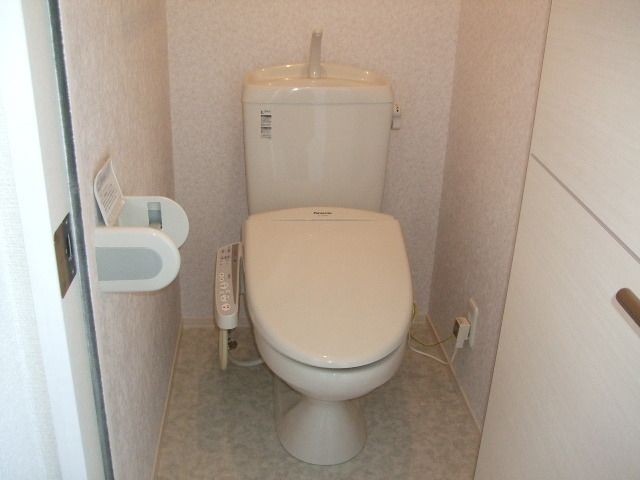 トイレ　☆嬉しい温水洗浄便座☆