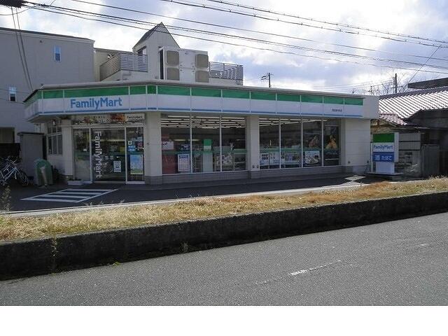 コンビニ　ファミリーマート（里中町）（コンビニ）まで297m