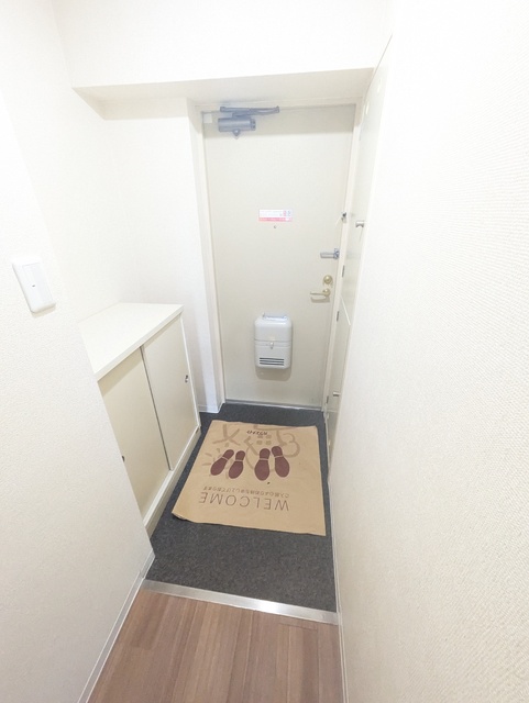 玄関　☆飾り棚としても使えるシューズボックス☆