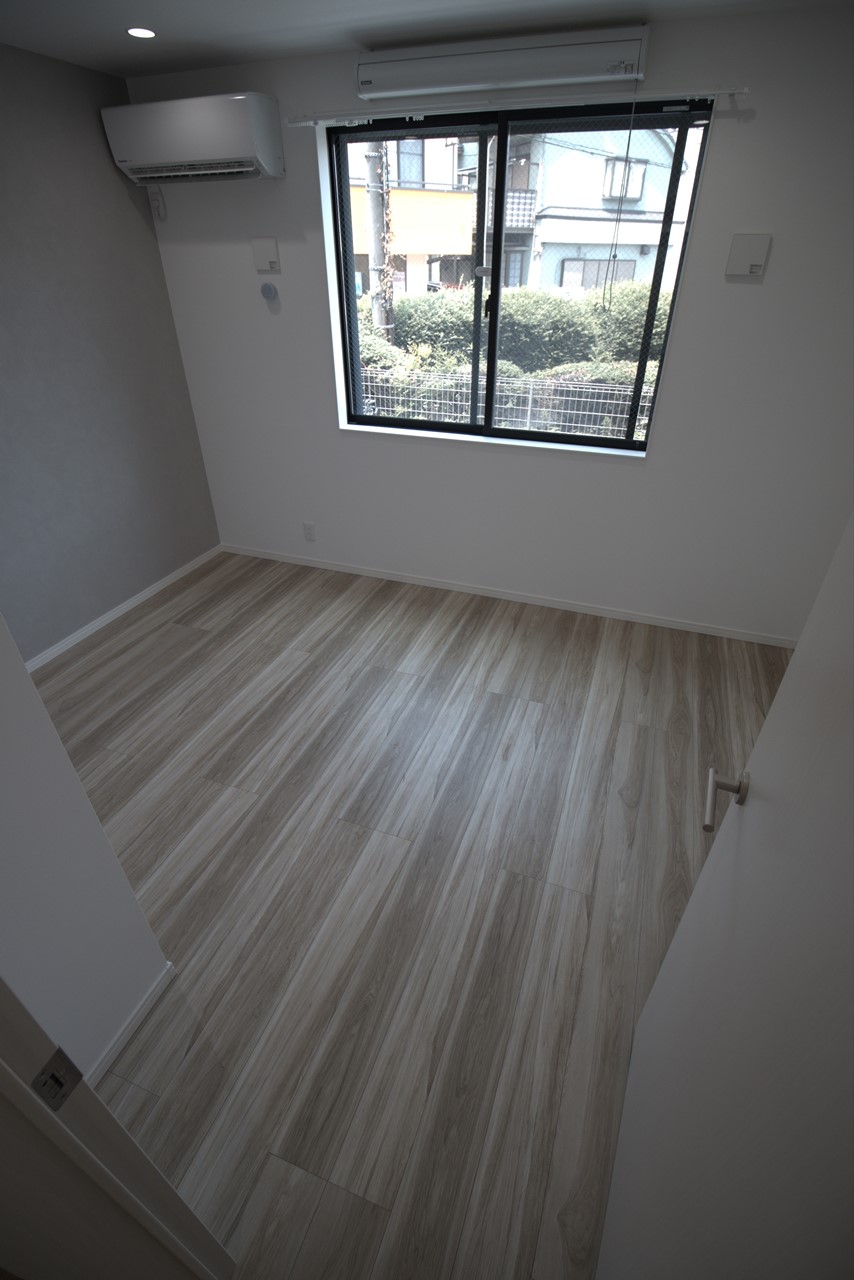 居室・リビング　＊同物件、別部屋になります。