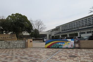 中学校　神戸市立須磨北中学校（中学校）まで64m