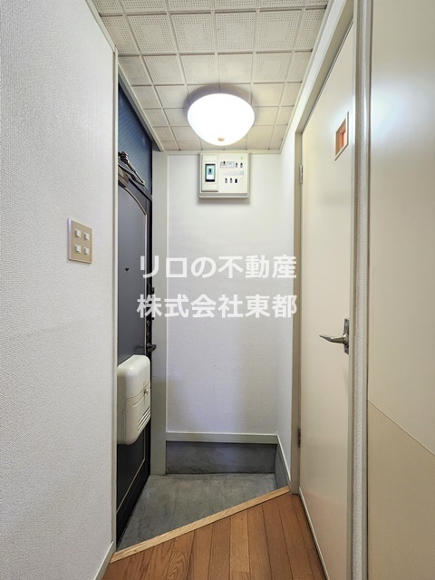 玄関　玄関はダブルロックで施錠も安心です♪