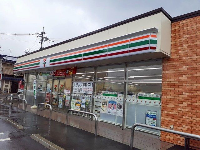 コンビニ　セブンイレブン因島土生店（コンビニ）まで700m