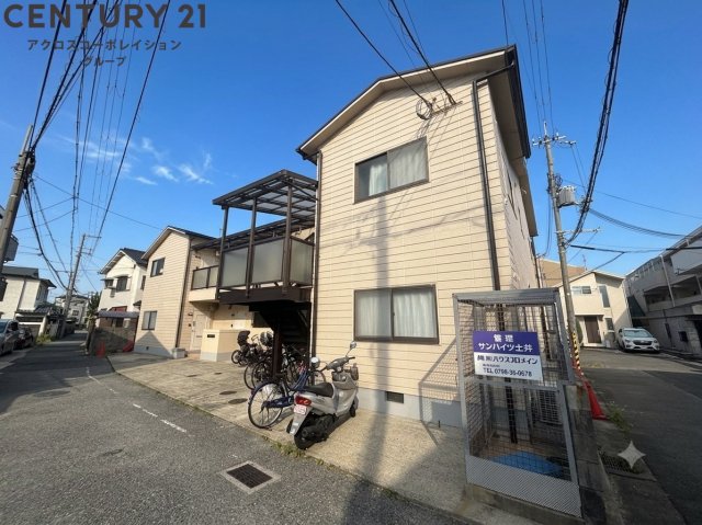 建物外観　モニター付きインターホンで安心です♪