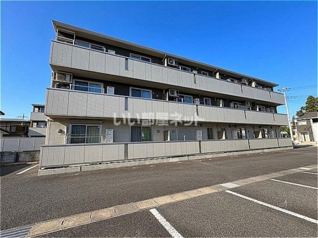 ＪＲ宇都宮線 宇都宮駅 バス乗車時間：18分 最寄りバス停で下車 徒歩3分 築16年