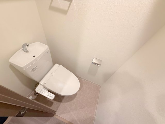 トイレ　綺麗なトイレにはウォシュレット標準装備です。
