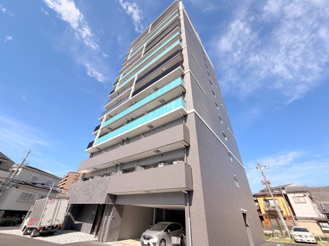 建物外観　存在感のある外観は落ちついた色合いで、堂々としていますね。