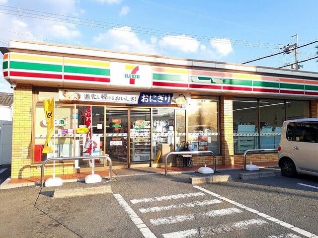 コンビニ　セブンイレブン 向日梅ノ木店（コンビニ）まで700m