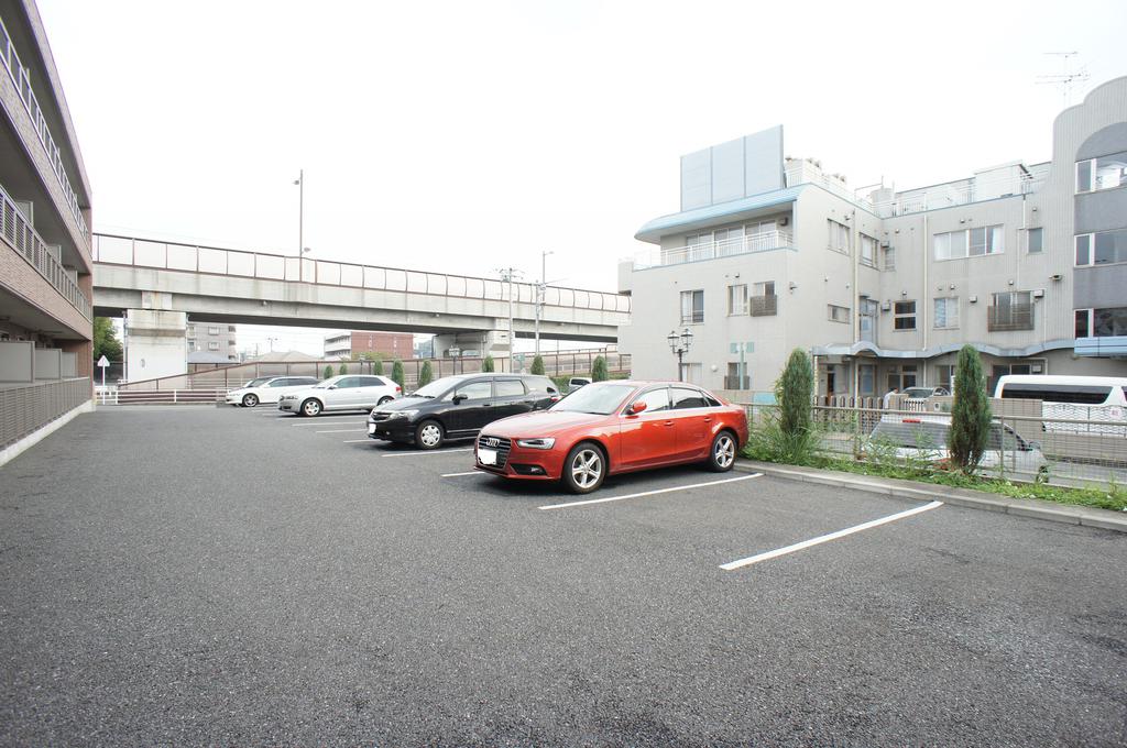 駐車場　敷地内駐車場１台付無料！
