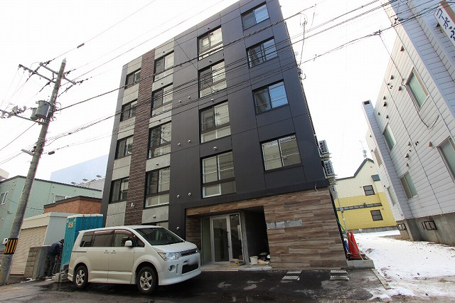 札幌市北区北四十条西のマンションの建物外観