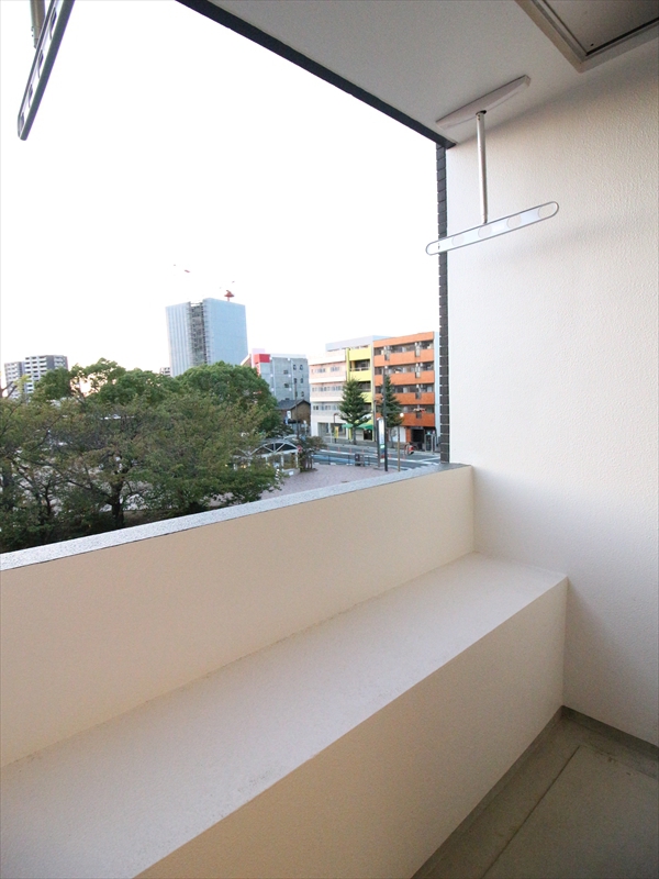 バルコニー　バルコニー（写真は301）